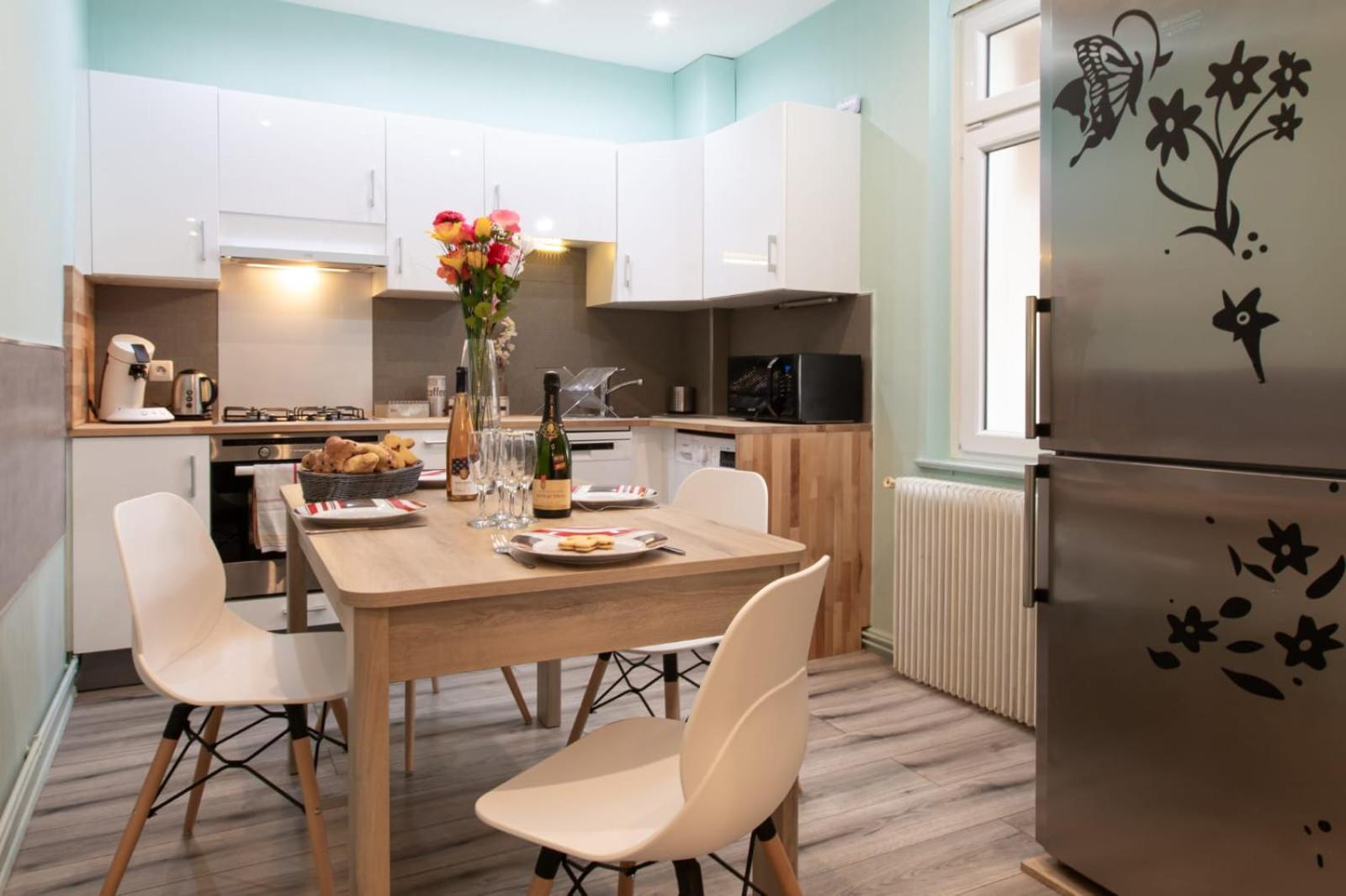 Evasion St Joseph Odysalis - Lit King Size - Parking - Proche Centre Apartment Colmar Exterior photo